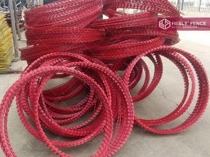 red razor wire fencing China