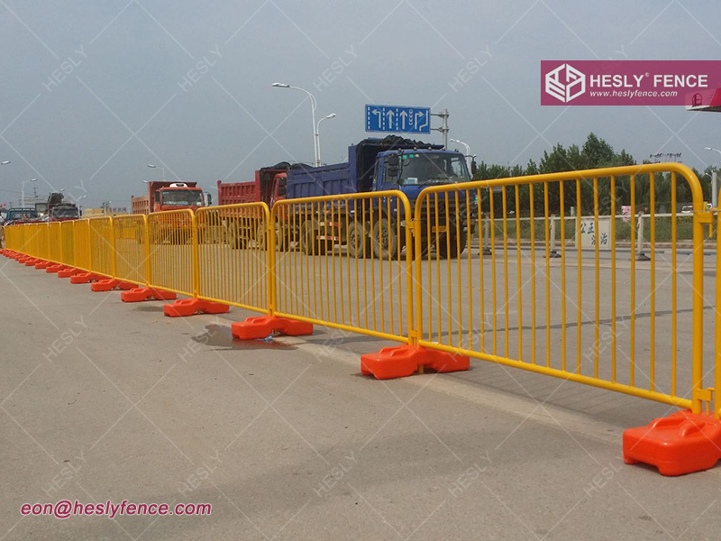 crowd control barriers manufacturer