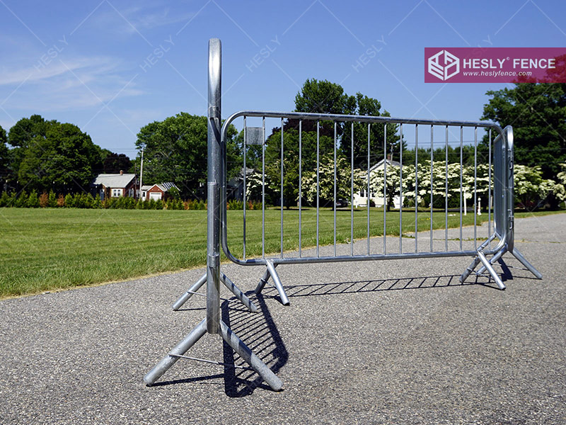 crowd control barricades