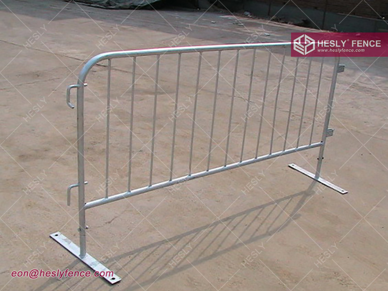 crowd control barrier flat feet