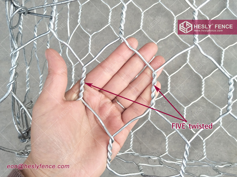 five twisted hexagonal woven mesh