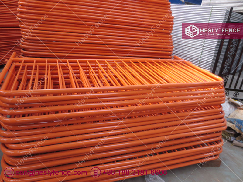 Powder coated metal barricade